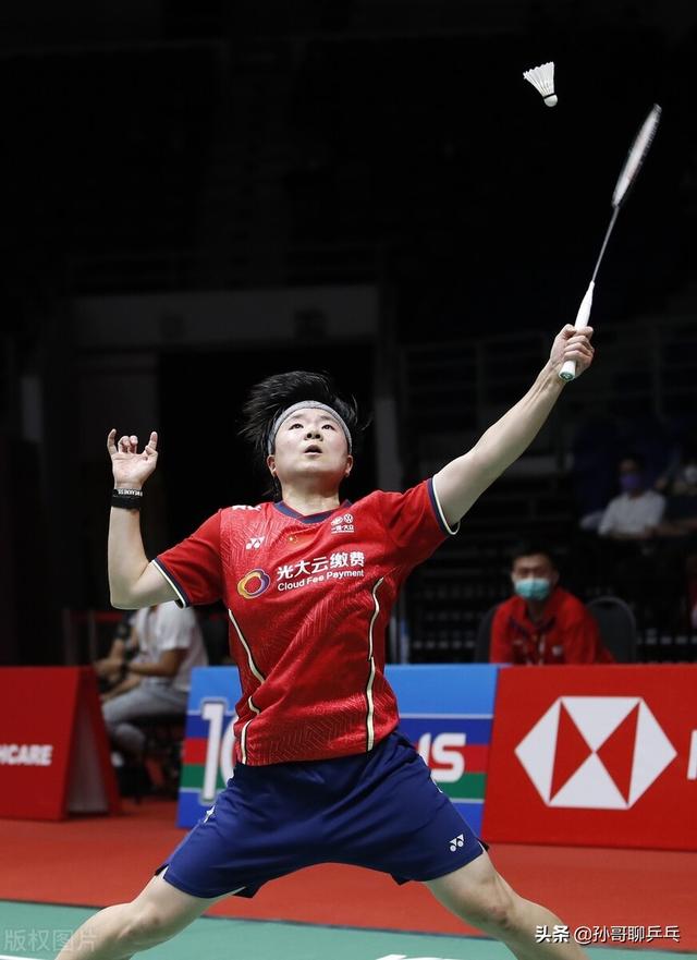 国羽何冰娇2-0战胜泰国的天才少女猜万