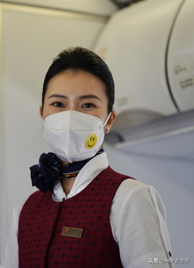 疫情下的航空公司空姐们