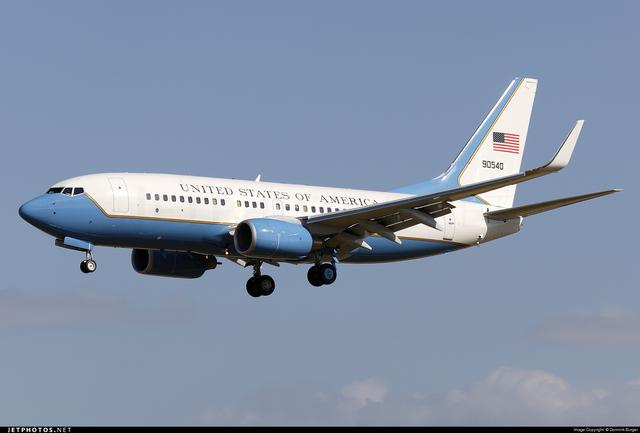 佩洛西不死心，调整行程更换专机，但解放军7分钟即可拦截其专机