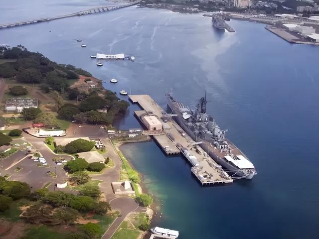 偷袭珍珠港后，美国数年拿不下日本。李梅献出一招，日本立马破防