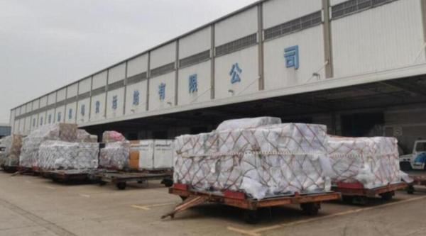 浦东机场货站“肚子”快撑破时，口岸非常之举反成加分项，上海外贸韧中孕机……