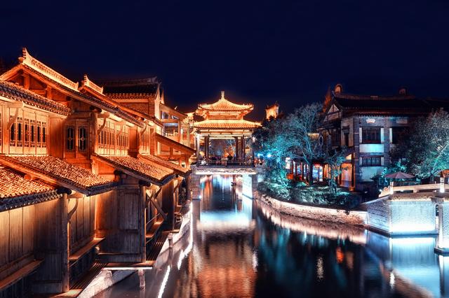 什么样的景区适合开发夜间旅游？应考虑什么？