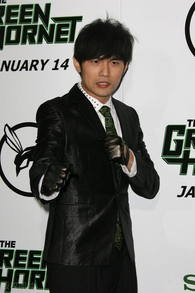 周杰伦账号被粉丝差评淹没（周杰伦回怼粉丝）