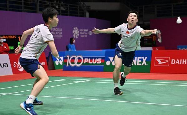 新加坡赛，郭新娃/张姝贤0比2被黄鸭横扫，国羽混双后备任重道远