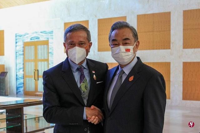 王毅会见新加坡外长维文 指对香港将实现由治及兴充满信心