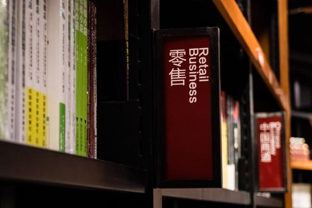 「零售流通周报」抖音、快手加码物流服务；京东与腾讯再续三年微信流量；美团外卖长沙试点24小时便利店项目