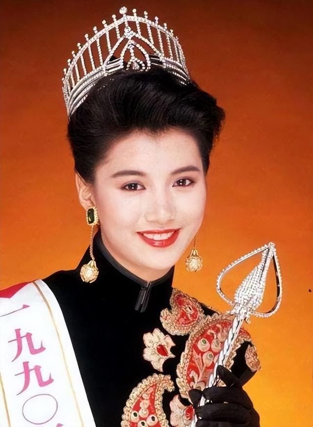 “港姐冠军”袁咏仪：放成龙鸽子，骂王晶肥佬，为男友与闺蜜绝交