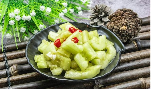 “拌蒜”的张小泉，业绩、股价、营销处处不如意