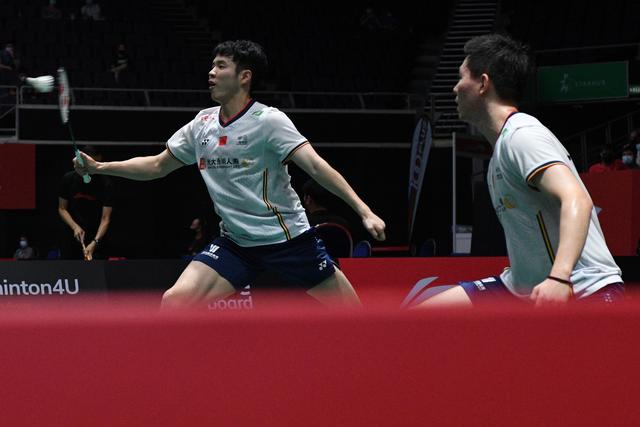 （体育）（3）羽毛球——新加坡公开赛：何济霆/周昊东晋级八强