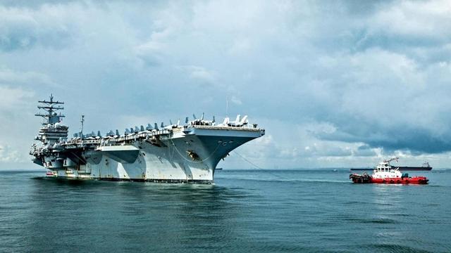 美军方表态护航佩洛西，“里根”号驶入南海，南海两地禁航军演
