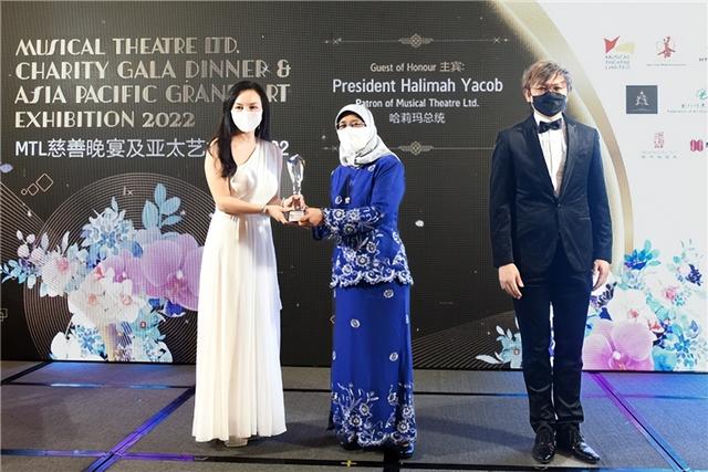 用艺术的绚丽之光 照亮慈善的光明之路