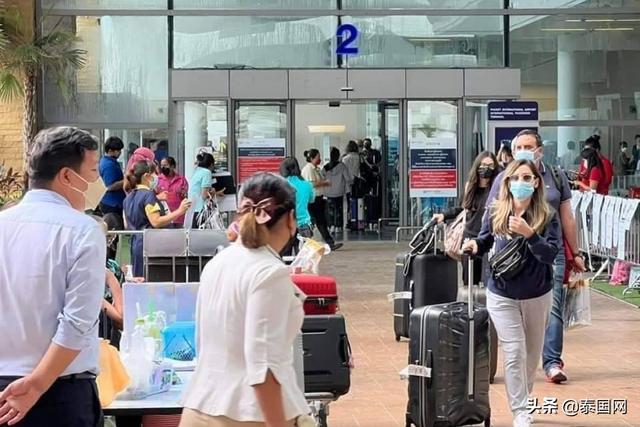 泰国通行证取消首日入境游客突破40000人