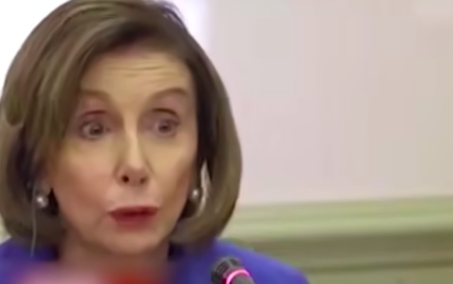 佩洛西拿宝岛打嘴炮，两个真实目的曝光，美国没人敢真正激怒中国