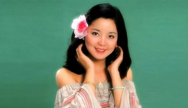 “一代歌后”邓丽君：14岁开启歌手生涯，42岁遗憾落幕