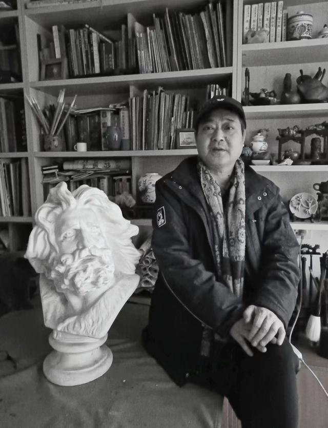 中国当代艺术新典范——裴建丹