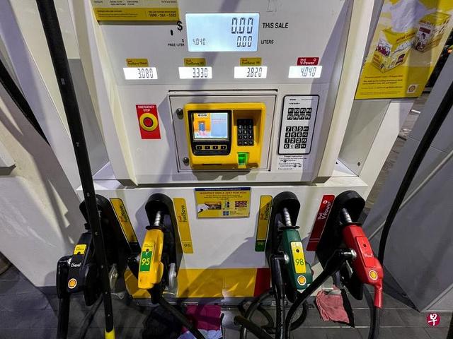 新加坡本地汽油售价过去一周至少两次下调