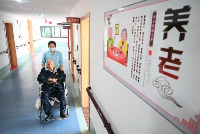 人口老龄化进程加深 推进“医养结合”落地难在哪？