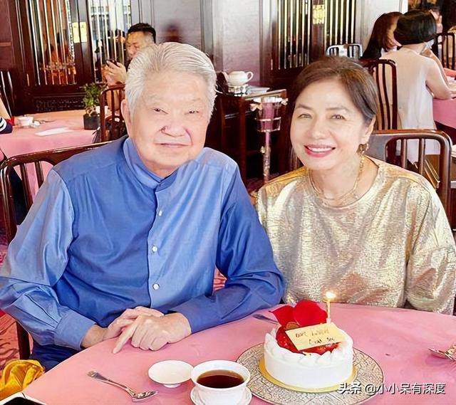 七月刚至，倪匡去世，香港四大才子，如今只剩82岁的美食家蔡澜