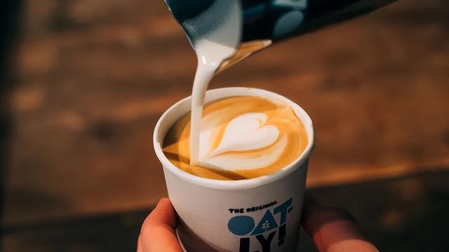 从“网红”到“常红”，哪款燕麦奶最受咖啡师们的长期偏爱？