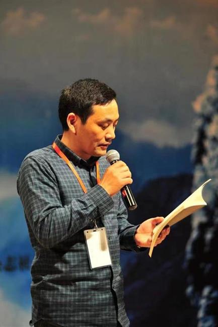 我是经典传诵人丨诗人田原：诗性的光芒穿越千百年时空照亮我们