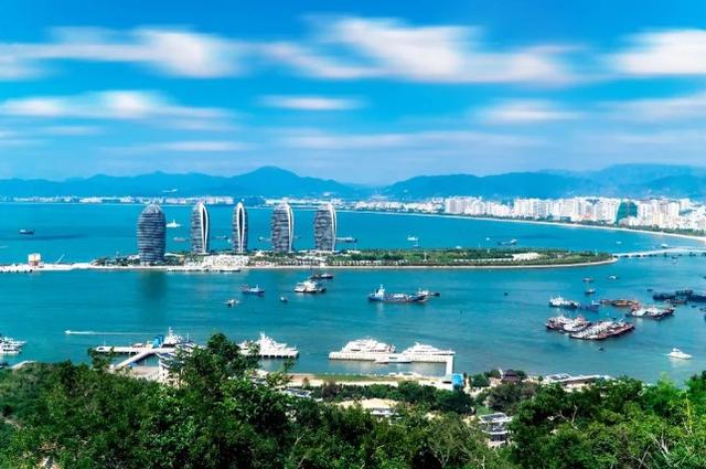 三亚凤凰国际机场国内客运航班8月15日起有序恢复；刘绍勇辞任中国东航董事长等职务