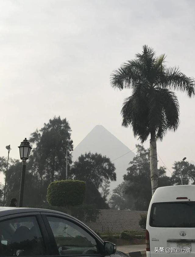 到埃及去—在金字塔下