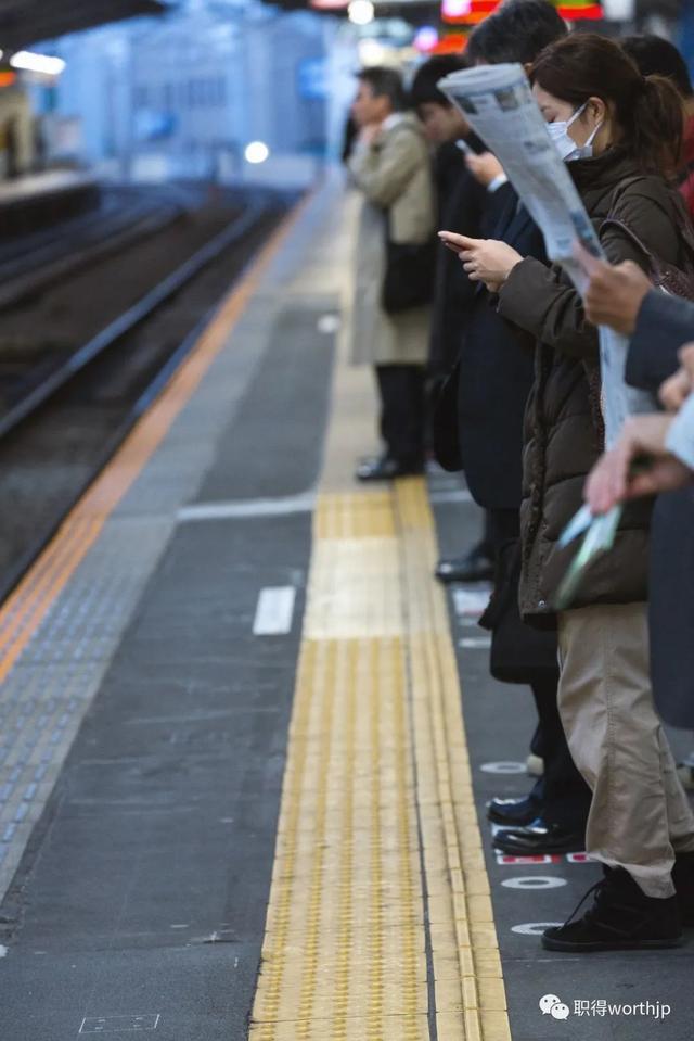 人，总要跳出自己的舒适圈：我在东京早高峰满员地铁里的所思所想