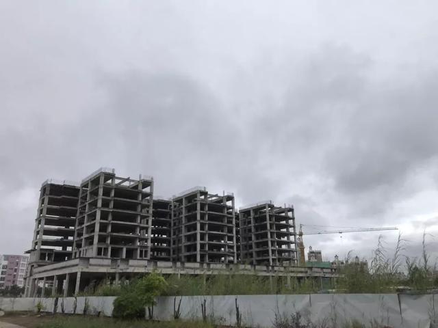 可惜！梧州红岭这个楼盘地理位置十分优越，却烂尾十余年