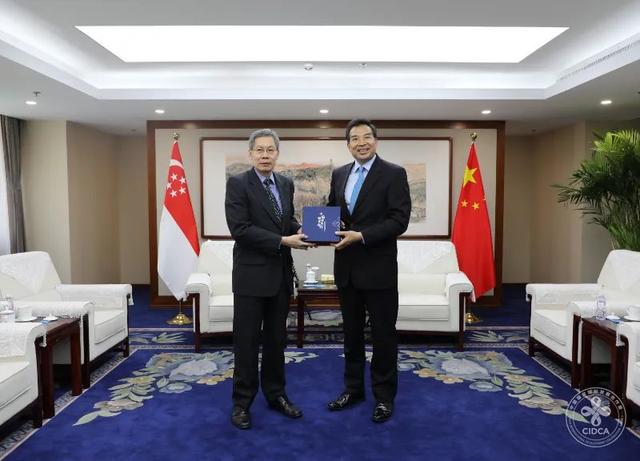 罗照辉署长会见新加坡驻华大使吕德耀