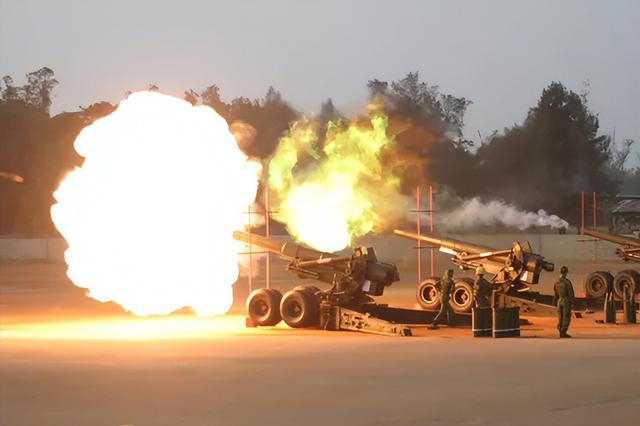 里根号打击群舰艇返回日本休整，西太已无美国航母，8号台风生成