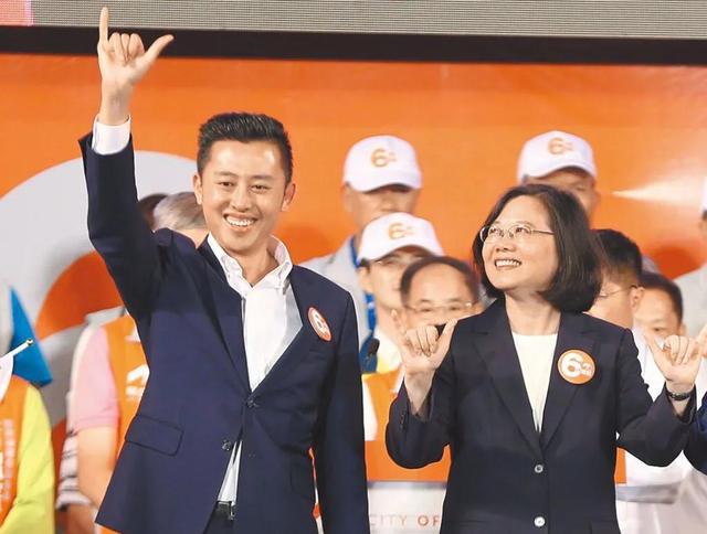 蔡英文男孩与佩洛西儿子