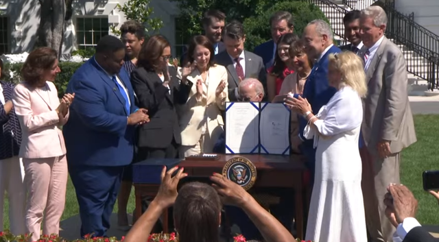 芯片战争——美国强化对华封锁，中国如何突围？