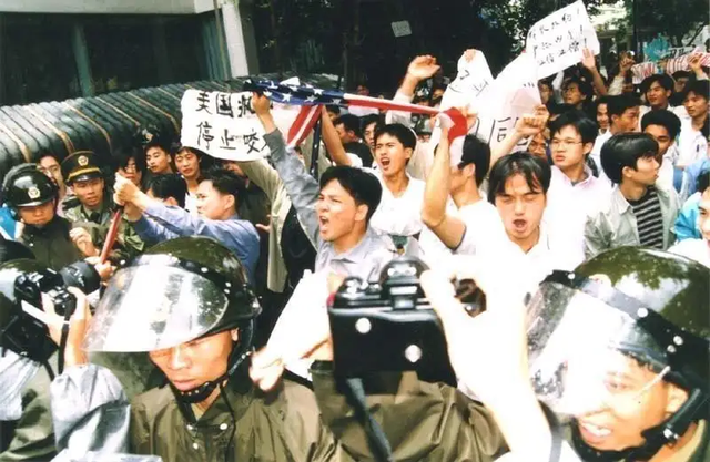 从轰炸南联盟大使馆到佩洛西访台，中国发生了什么变化？