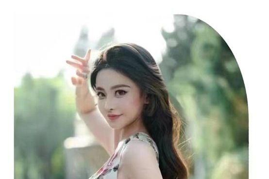 假的？全是假的？杀进世界小姐总决赛的分析师造假？其背景被挖