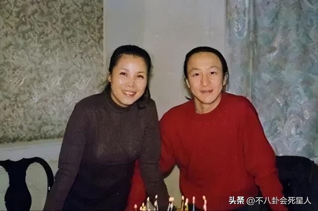 8位晚年移居国外的老牌明星，住豪宅，嫁外籍老公，和儿女团聚