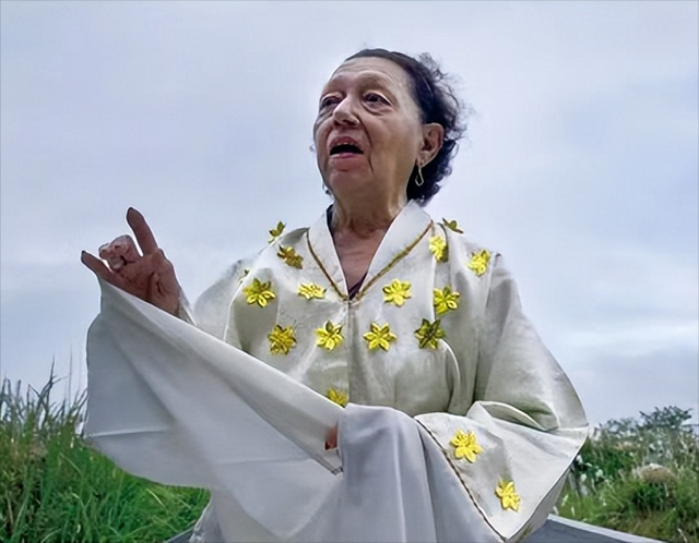 2011年，古巴80岁老人回中国，替抱憾终生的养父祭祖，感动天地