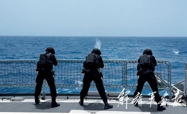 高燃！中国海军亚丁湾特种射击训练视频