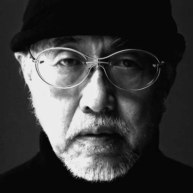 艺术圈“最强”粉丝，“追星”30年把自己追成大师