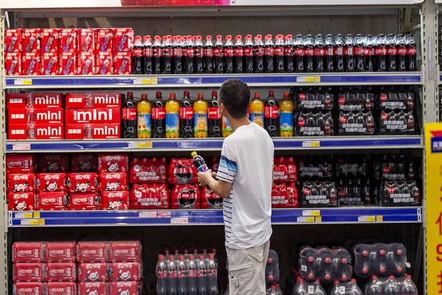 新加坡拟禁高糖饮料打广告，国内能否效仿？