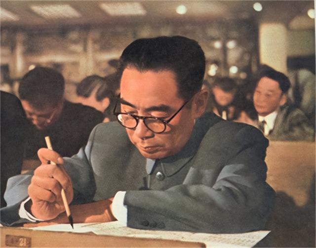 1955年，万隆会议时周总理的美女替身，真实身份是大使夫人