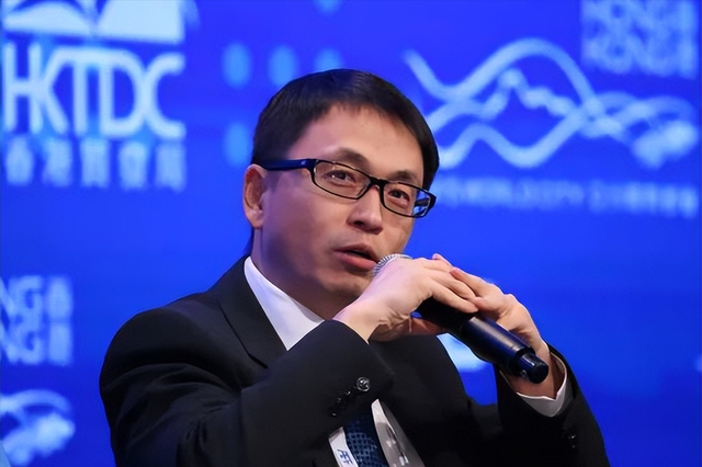 从学渣到投资大神，回报率比巴菲特还高，5000亿资产如今巨亏裁员