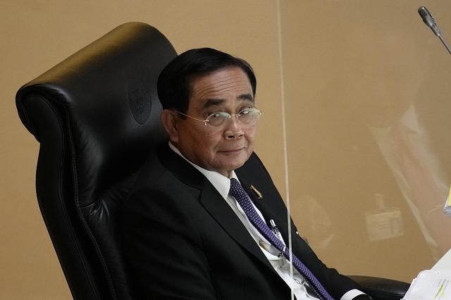 暹罗拾珠｜巴育暂停总理职务后，泰国的权力转移正在酝酿？