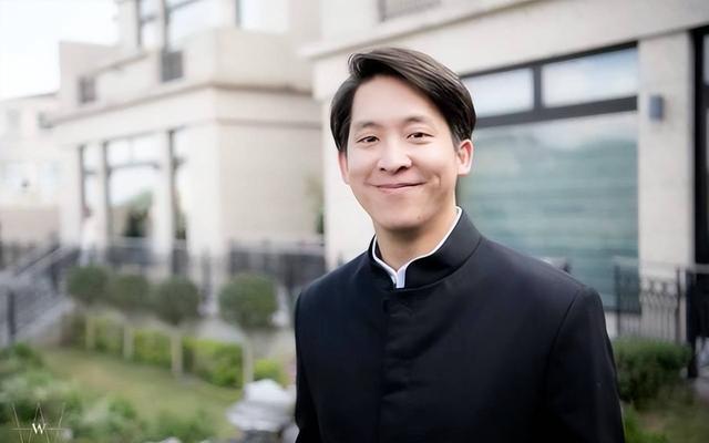 香港百亿豪门罗家：父亲结婚儿子没出现，儿子结婚父亲也没出现