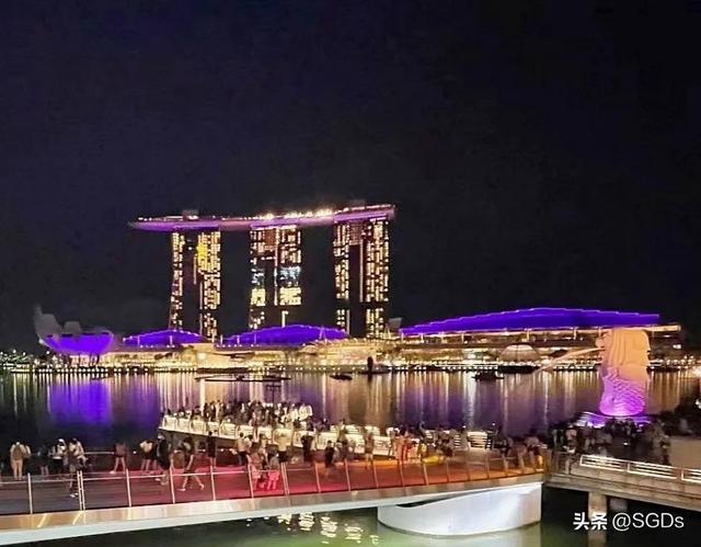 2022年度，新加坡上市公司及信托在治理与透明度方面表现更为出色