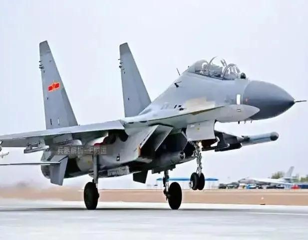 落地新加坡的美众议长佩洛西，82岁毕业礼：窜访台湾能否完美交卷