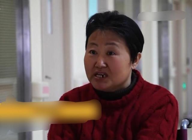 2003年，浙江女护工收留植物人，捡破烂挣钱，免费照顾她十几年