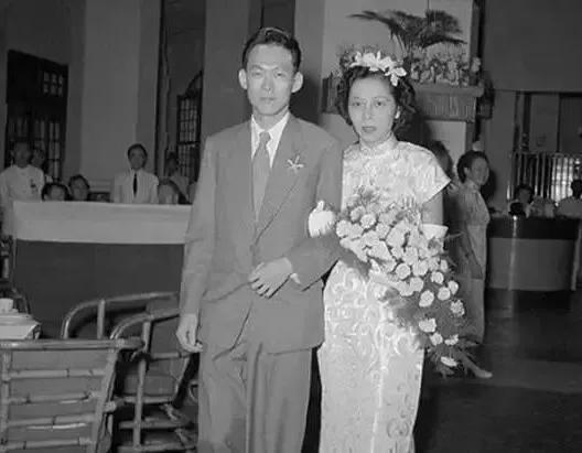 李光耀是如何将新加坡变成发达国家的？