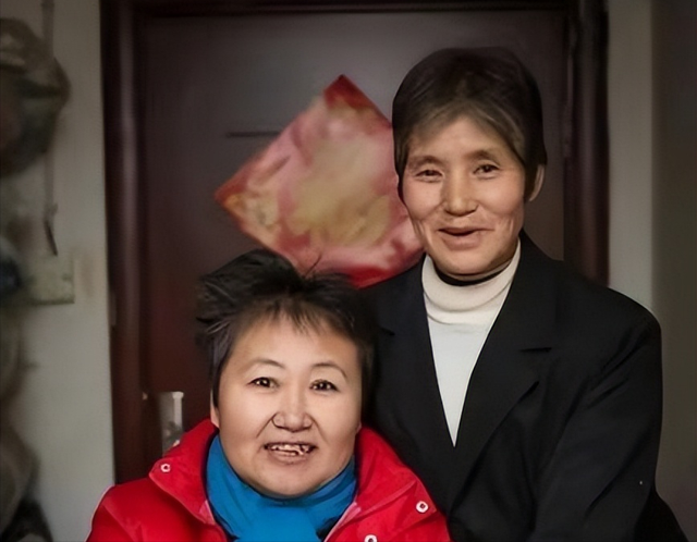 2003年，浙江女护工收留植物人，捡破烂挣钱，免费照顾她十几年