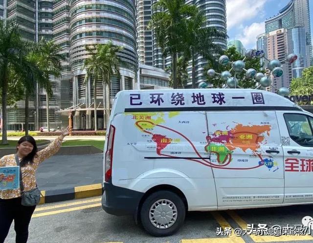 马来西亚城管比某国的反应还快，在双子塔刚拍完，市政车就到了