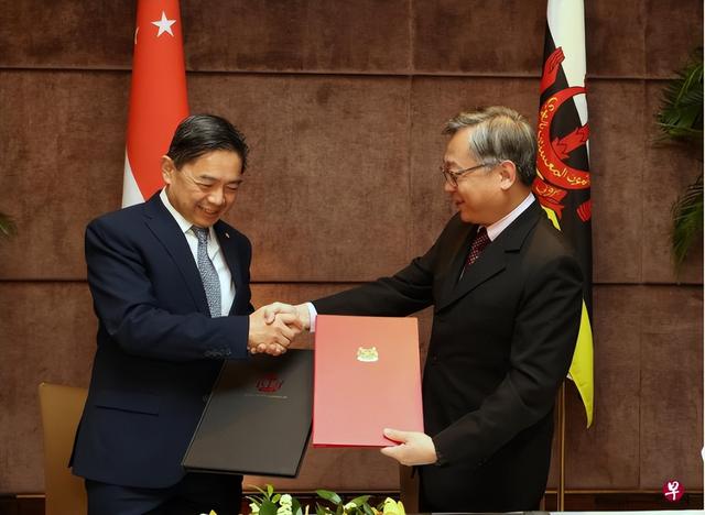 新加坡与文莱签署备忘录，深化两国能源与绿色经济等领域合作